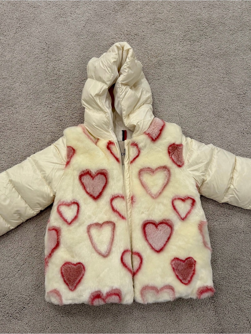 Moncler Kids Cream Puffer Jacket with Pink Heart Faux Fur size 3
